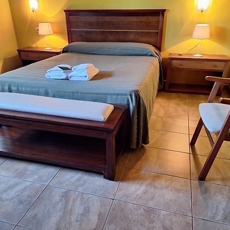 Hostal Europa 샌로크델에이스보 외부 사진